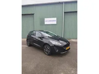 Ford Fiesta 1.1 Trend - NIEUWE DISTRIBUTIERIEM - GOED ONDERHOUDEN - LM VELGEN - AIRCO - NAVIGATIESCH