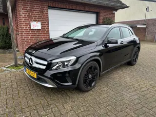 MERCEDES-BENZ GLA-KLASSE 200 AMBITION panorama dak