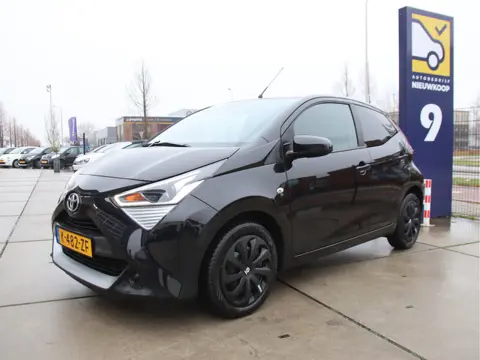 Toyota Aygo 1.0 VVT-i x-play Sparco Camera-Carplay, NL-auto, 1e Eigenaar Prijspakker!
