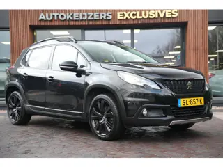Peugeot 2008 1.2 PureTech GT-line Black on black Panoramadak Lederen bekleding
