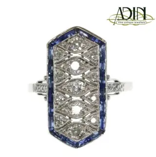 Art Deco verlovingsringen met diamanten en saffier