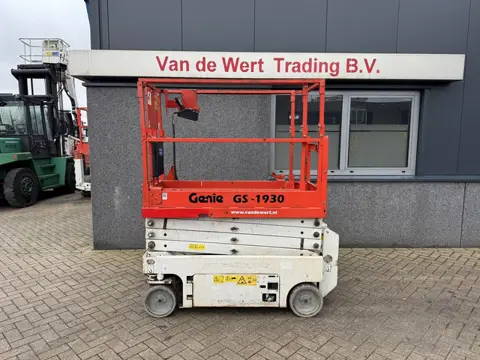 Genie GS1932 Schaarhoogwerker / Sciccor Lift 8M Werkhoogte elektrisch 2013 gekeurd tot 9-26