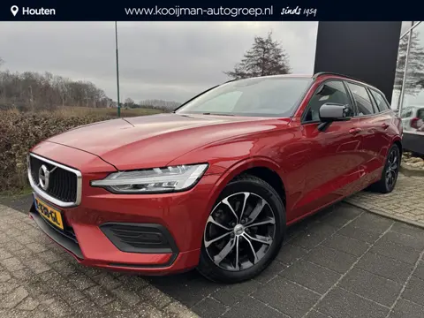Volvo V60 2.0 B3 Momentum ,BTW-Auto, Origineel Nederlands, Wegklapbare Trekhaak, Lederen Bekleding, 