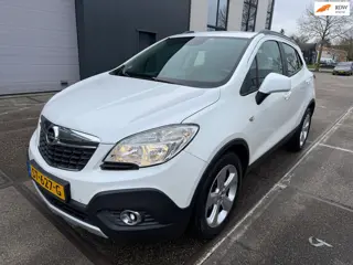 Opel Mokka 1.6 Cosmo/APK //AIRCO/NAVIGATIE/ 2 SLEUTELS / BOEKJES/TREKHAAK/ NETTE AUTO!!!
