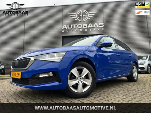 Skoda Scala 1.0 TSI Ambition AUTOMAAT **NW APK 02-2028** +NL AUTO+1EIG+NAP+TREKHAAK+AIRCO+NAVIGATIE 