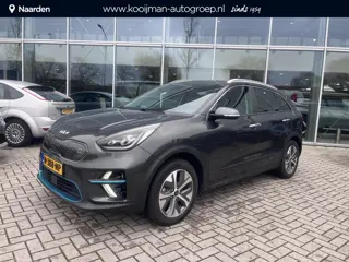 Kia e-Niro ExecutiveLine 64 kWh Schuifkanteldak|Camera| stoel en stuurverwarming|Trekhaak|JBL|Cruise