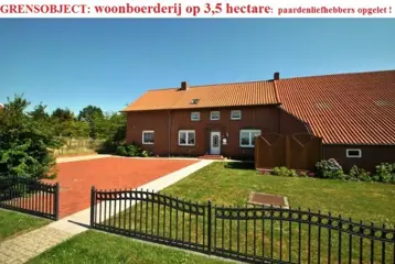 GRENSOBJECT, woonboerderij, 3,5 hectare, stallen, schuren