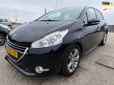 Peugeot 208 1.2 VTi Allure Airco Panodak Trekhaak Navi 1eigenaar