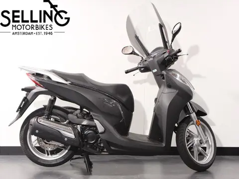 Honda SH 300 ABS (bj 2016)