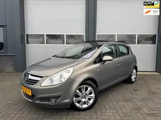 Opel Corsa 1.4-16V Cosmo Panoramadak Parkeersensor