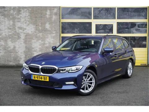 BMW 3 Serie Touring 318i Automaat! Business Edition BJ2022 Lmv 17" | Led V+A | Pdc | Navi | Elek. ac