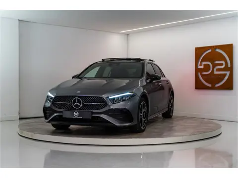 Mercedes-Benz A-Klasse 250 e Premium AMG Facelift 218PK | Pano | Keyless | Sfeer | Night | Fabrieksg