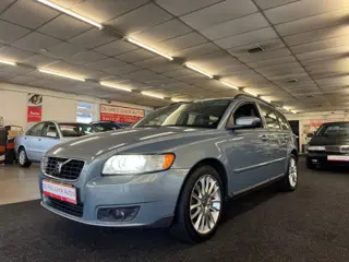 Volvo V50 1.8 Edition II. PDC, lederen bekl, cruise/climate, trekhaak en meer!