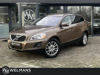 Volvo XC60 3.0 T6 AWD Momentum Youngtimer | Leder | Stoelverwarming | 18 inch