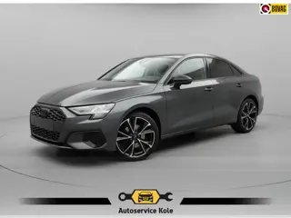 Audi A3 Limousine 30 TFSI Automaat * Carplay * Optiek Zwart * Parkeersensoren *