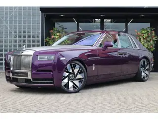 Rolls-Royce Phantom Series II "The Extrovert" | Starlight, Bespoke Audio, Massage, Entertainment