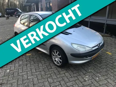Peugeot 206 1.4 X-line VerkochtVerkocht!! wij kopen u auto in met evt schades , afkeurpunten en defe