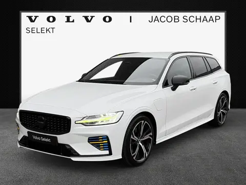Volvo V60 T6 Plug-in hybrid AWD Plus Dark / I Love Sweden uitvoering / Exterieur Styling kit / 19" V