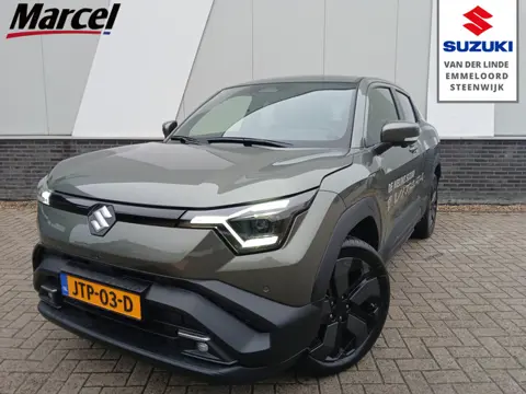 Suzuki e Vitara Style 61 kWh INFINITY speaker Pano Dode hoek detectie Navi 360 Camera Apple/Android 