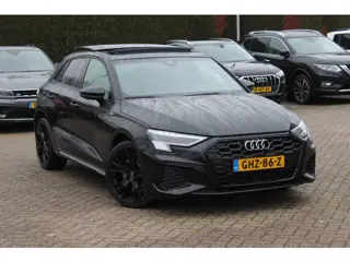 Audi A3 Sportback 45 TFSI e S edition Competition / Trekhaak / Panoramadak / CarPlay / Matrix LED / 