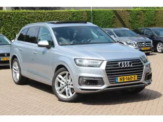 Audi Q7 3.0 TDI e-tron quattro Sport / Trekhaak / Panoramadak / Camera / 21'' / Luchtvering / Leder 