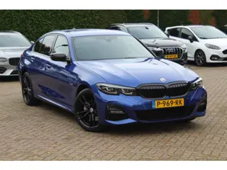 BMW 3-serie 320e Business Ed. M Sport / Camera / Leder / Harman Kardon / 19'' / CarPlay / DAB / Crui