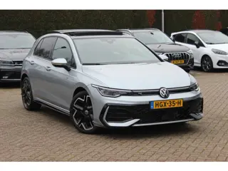 Volkswagen Golf 1.5 eTSI R-Line Edition / Trekhaak / Panoramadak / 360Camera / Keyless / Matrix LED 