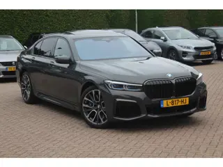 BMW 7 Serie 745e High Exe. M Sport / Schuifdak / 360Camera / Head-up / Softclose / 20'' / Volleder /