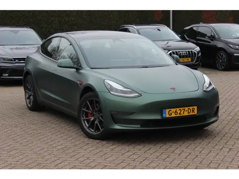 Tesla Model 3 Long Range AWD 75 kWh / NIEUWE BATTERIJ / SoH 88.4% / Trekhaak / Autopilot / Panoramad
