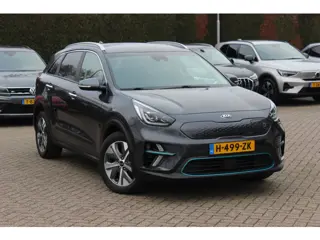 Kia e-Niro ExecutiveLine 64 kWh / SoH 91% / Warmtepomp / Trekhaak / Camera / Leder / Keyless / Stoel