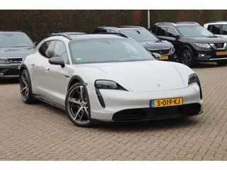 Porsche Taycan Cross Turismo 4 93 kWh 30.644 km! / SoH 94,1% / NL Auto! / NIEUWSTAAT! / Panoramadak 