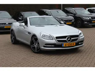 Mercedes-Benz SLK 200 Automaat / 107.441 km / AIRSCARF / Zwart Leder / Panorama dak / Stoelverwarmin