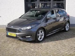 Ford Focus 1.0 Titanium ST Line Ecc Keyless Stuur en Stoel verwarming