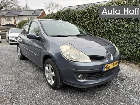 Renault Clio 1.6-16V Privilège | Airco | Cruise Control | Elekt. Ramen | LMV | Trekhaak | APK tot 06