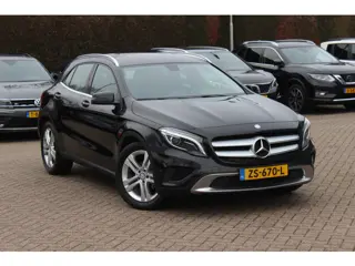 Mercedes-Benz GLA 200 Prestige / Trekhaak / Navigatie / Parkeerhulp V+A / 18'' / Half leder / Elektr