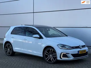 Volkswagen Golf 1.4 TSI PHEV GTE 2e Eignr |DSG |Pano |LED |Stoelverw |Sfeer |Front Assist |Trekhaak 