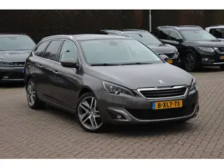 Peugeot 308 SW 1.2 e-THP Allure / Panoramadak / Navigatie / Parkeerhulp achter / 18'' / Leder&Alcant