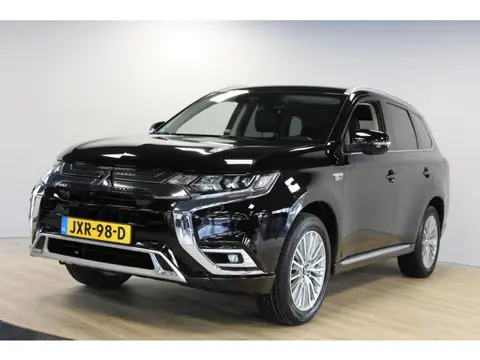 Mitsubishi Outlander 2.4 PHEV Intense+ | Stoel & Stuurverwarming | Cruise | Trekhaak