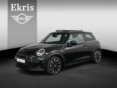MINI Electric MINI Yours 33 kWh |  Stuurwielrand verwarmd | Warmtepomp | Driving Assistant Plus Pakk