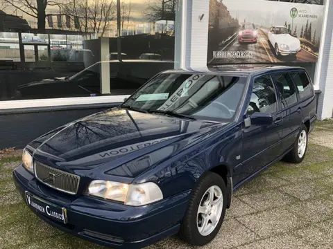Volvo V70 2.5 Stationwagen 5-cilinder De ''Roffel'' Origineel Nederlands, Dealer geleverd!
