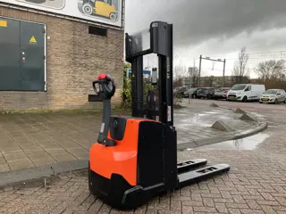 Toyota SWE120L 1200KG 2.70METER STAPELAAR / HEFTRUCK