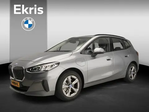 BMW 2 Serie Active Tourer 225e xDrive | LED | HUD | Sportstoelen | Stoelverwarming | Shadow line | D