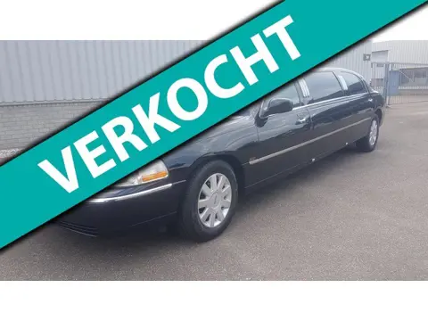 Lincoln TOWN CAR Limo M-2003