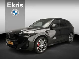 BMW X1 sDrive20i | M-Sportpakket | LED | Leder | HUD | Active Cruise | Trekhaak | Schuifdak | DAB | 