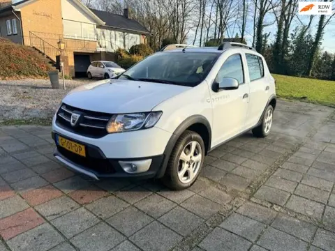 Dacia Sandero 0.9 TCe Stepway Lauréate 5DRS/AIRCO/NAVI/CRUISE/ELEK.RAMEN