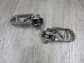 VOETSTEUN LINKS KTM 950 Adventure 2002 - 2004