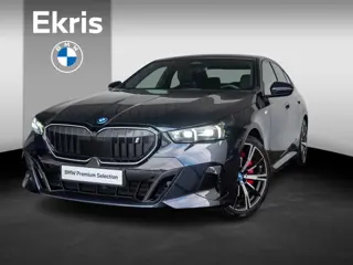 BMW i5 eDrive40 | M Sportpakket Pro | Travel Pack | Stuurwielrand verwarmd | Comfort Access | Achter