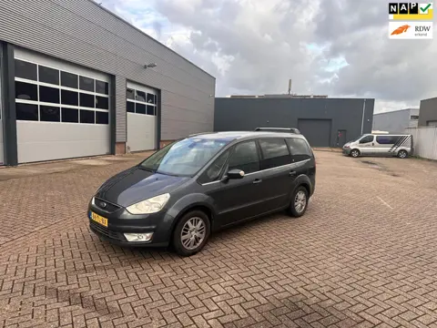 Ford Galaxy 2.0-16V Ghia