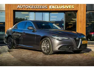 Alfa Romeo Giulia 2.0 T AWD B4 + GEPANTSERD 280 PK | Diplomatiek veiligheidsglas | Ex-regeringsauto 