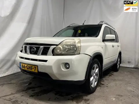 Nissan X-Trail 2.0 dCi LE 4WD - Front / Rechter Zij Schade
